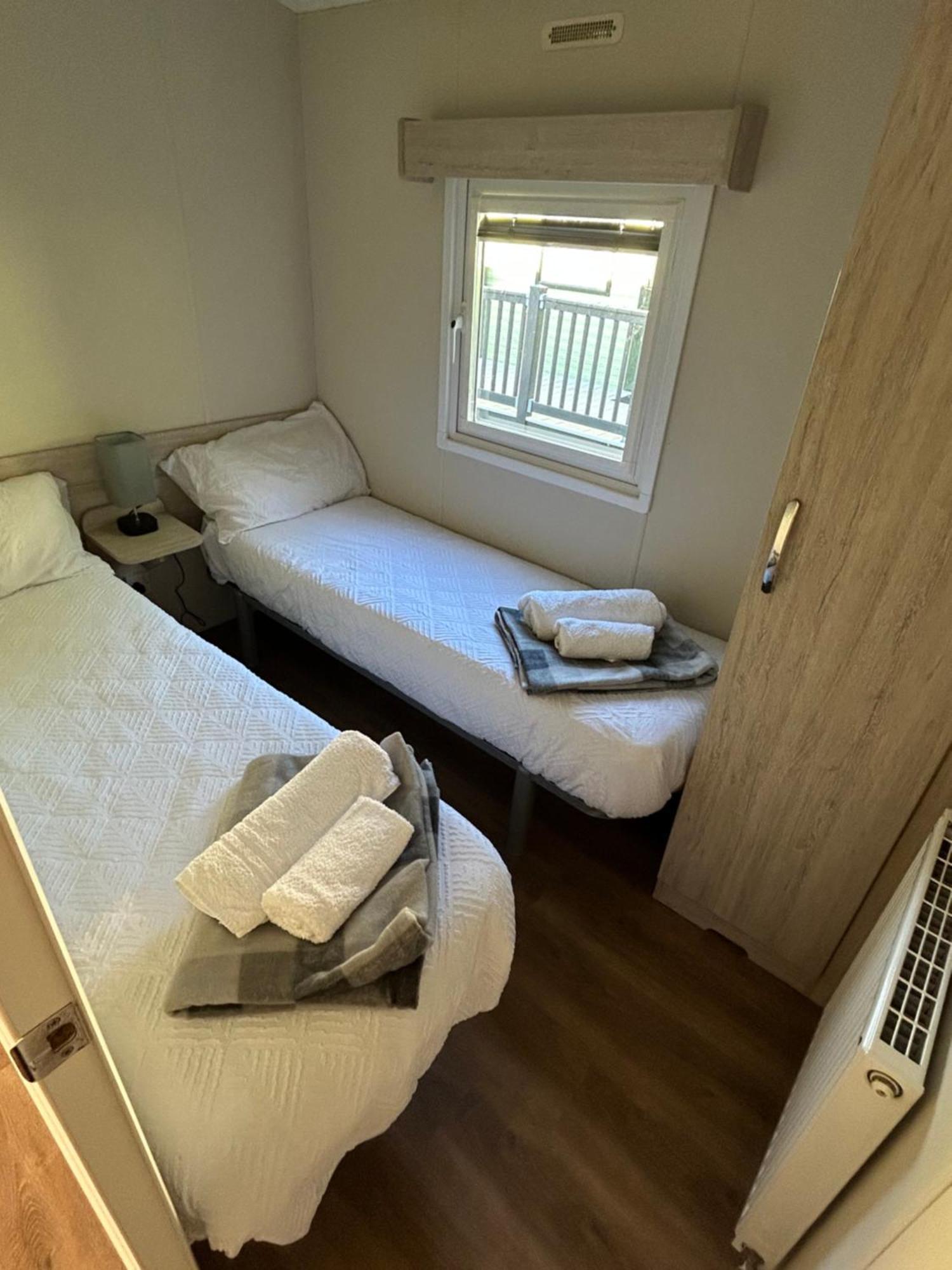 Деревянный коттедж 12 Borwick Lakes- Newly Refurbished